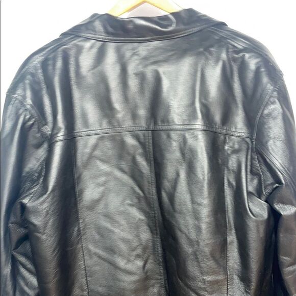 Glossy Black leather Jacket with Structured Shoulders - Picture 6 of 7